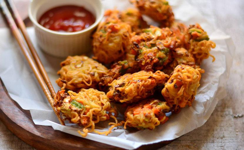 ভেজ নুডলস পাকোড়া