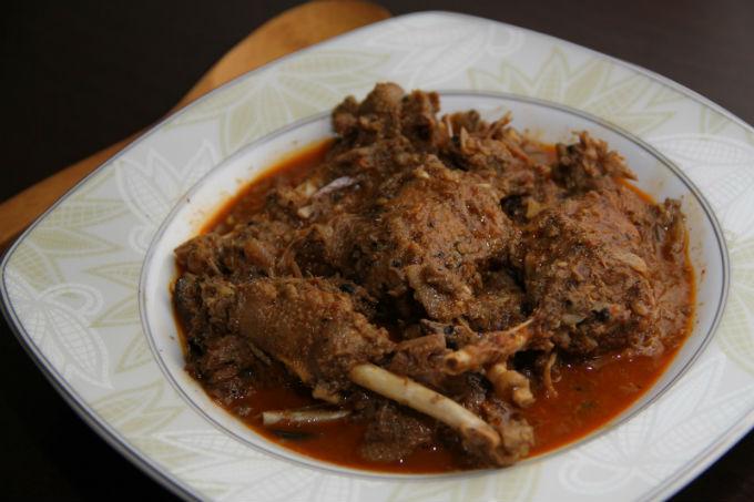 নারকেল দুধ দিয়ে হাঁসের মাংস!
