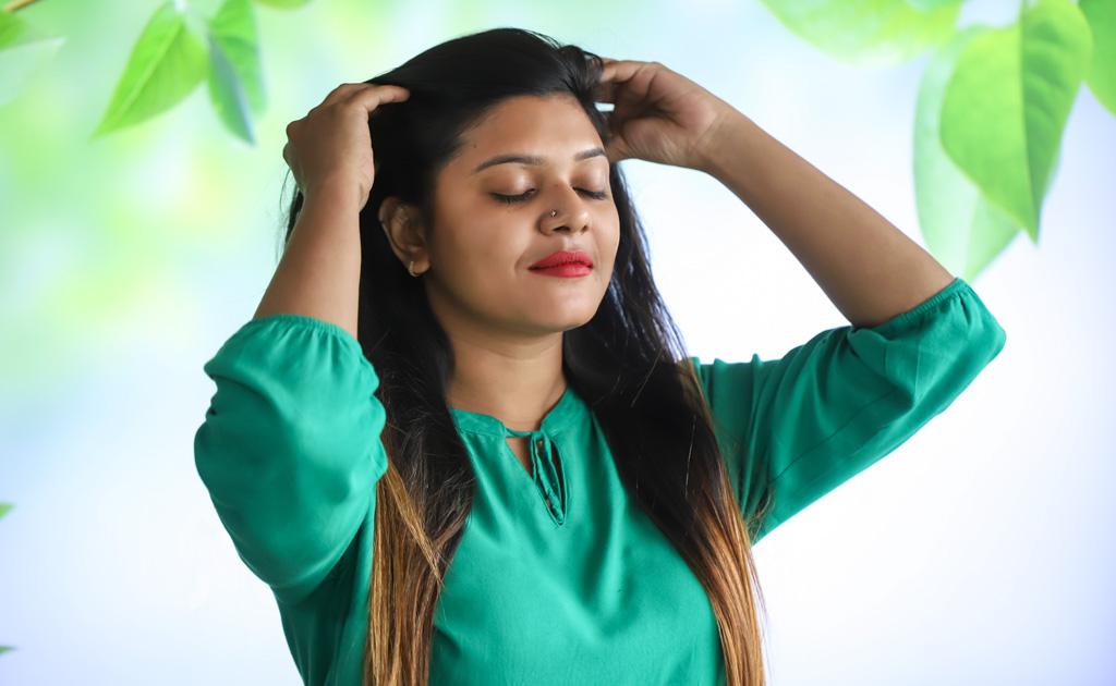 স্ক্যাল্প এক্সফোলিয়েশন | সাপ্তাহিক হেয়ার কেয়ারে এই স্টেপটি মিস যাচ্ছে না তো?