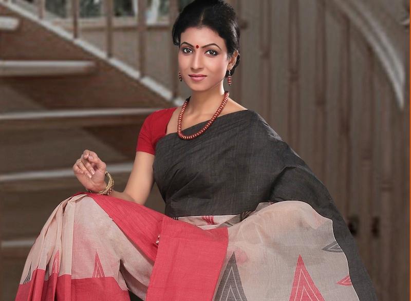 কর্মক্ষেত্রে নারীর সাজপোশাক