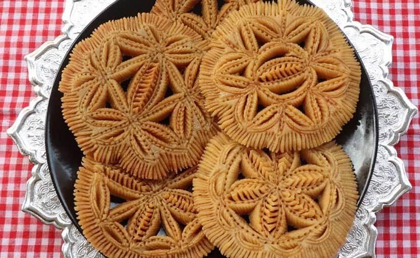 সুন্দরী পাকন পিঠা!