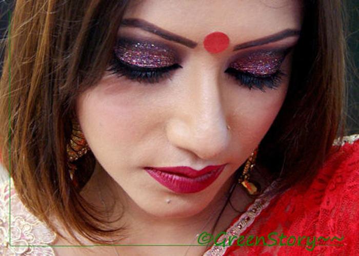 পার্টি মেক-আপ পিকটোরিয়াল