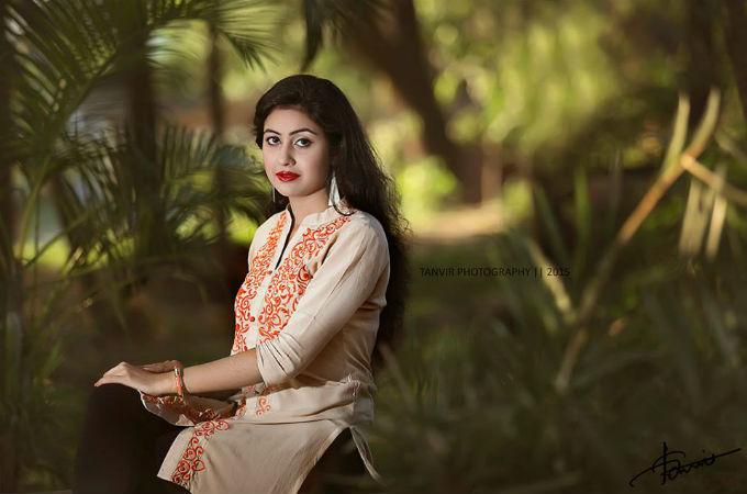 পোশাকের সাথে সাজসজ্জায় রঙের মেলবন্ধন