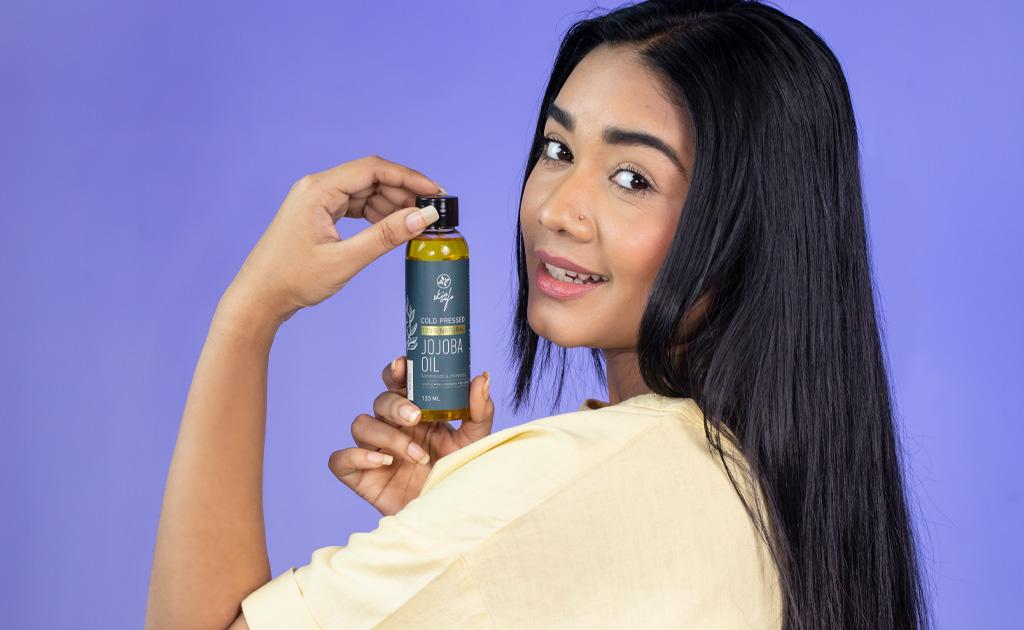 কোল্ড প্রেসড জোজোবা অয়েল দিয়ে একইসাথে ত্বক ও চুলের যত্ন