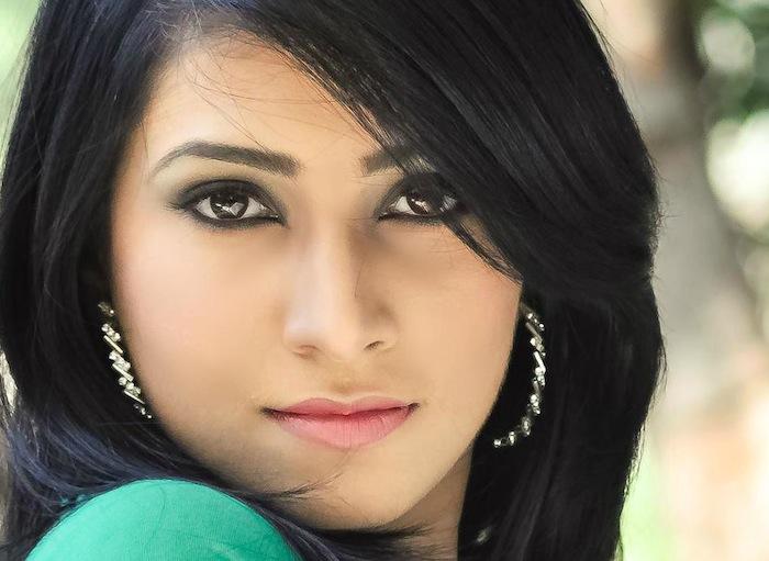 মেকাপ তুলুন প্রাকৃতিকভাবে