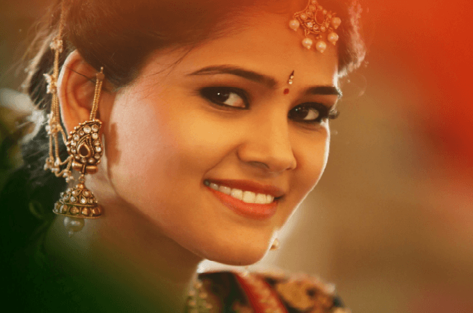 ঈদের সাজে ভিন্নতা আনতে পরুন রূপার গয়না