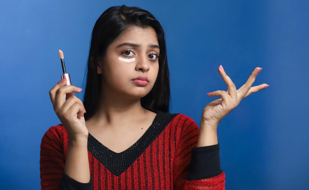 ভুলভাবে কনসিলার অ্যাপ্লাই করে মেকআপ কেকি হয়ে যাচ্ছে না তো?
