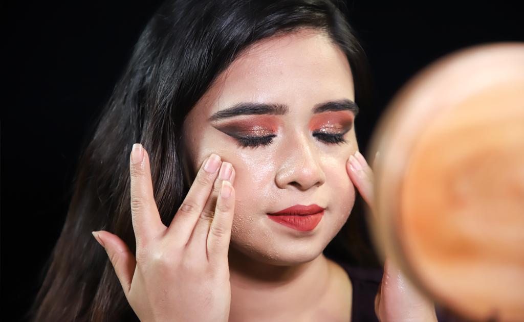 মেকআপ তোলার সহজ উপায় জানা আছে তো?